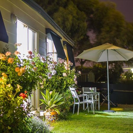 Moana Beach Sunset Holiday Accommodation A Exterior photo